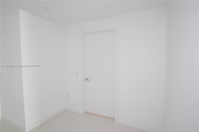 501 NE 31st St Unit 2005, Miami, FL 33137 - unfurnished room featuring baseboards