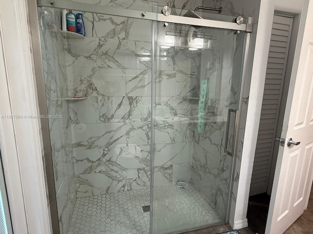 1046 Bayberry Loop, Clewiston, FL 33440 - bathroom featuring a marble finish shower