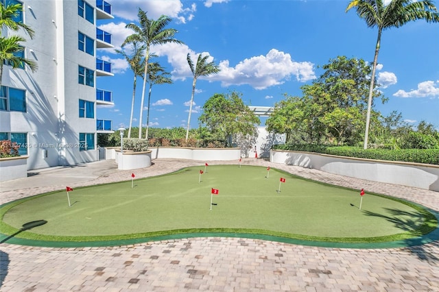 2681 N Flamingo Rd Unit 1903S, Sunrise, FL 33323 - view of home's community with a putting area