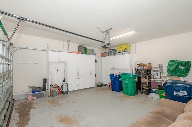11029 NW 87th St, Doral, FL 33178 - garage featuring a garage door opener