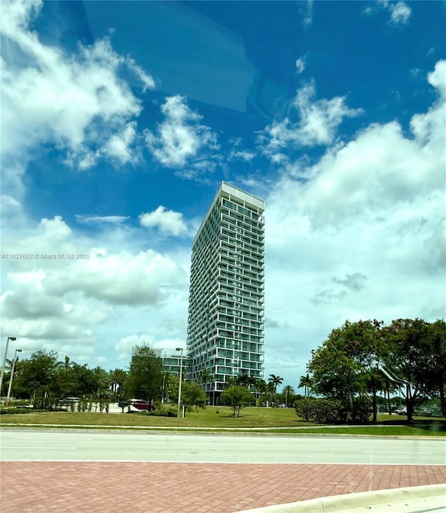 2000 Metropica Way Unit 1605, Sunrise, FL 33323 - view of community