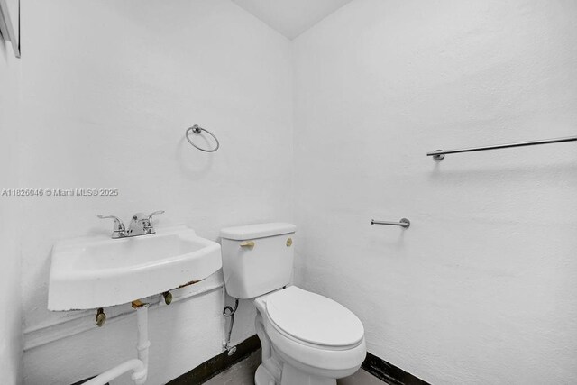527 Gerona Ave, Coral Gables, FL 33146 - photo 29