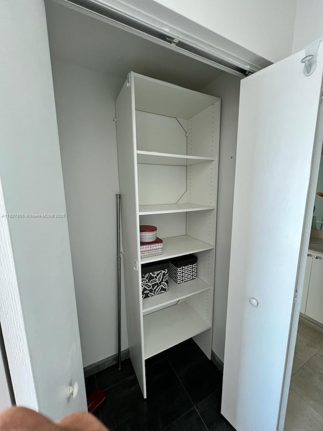 60 SW 13th St Unit 3407, Miami, FL 33130 - view of closet