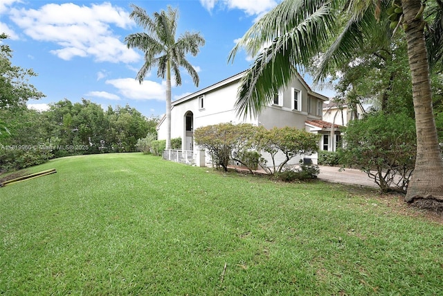 1151 W Lake St, Hollywood, FL 33019 - view of green lawn