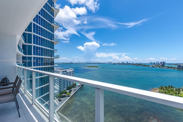 2020 N Bayshore Dr Unit 2005, Miami, FL 33137 - balcony featuring a water view and a view of city