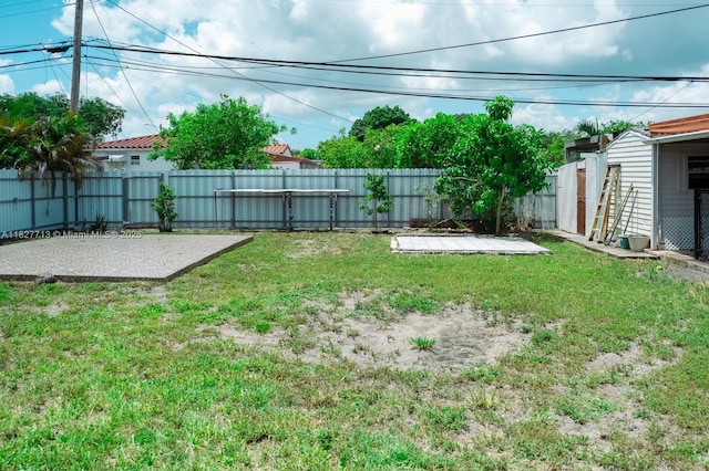 90 E 41st St, Hialeah, FL 33013 - fenced backyard featuring a patio
