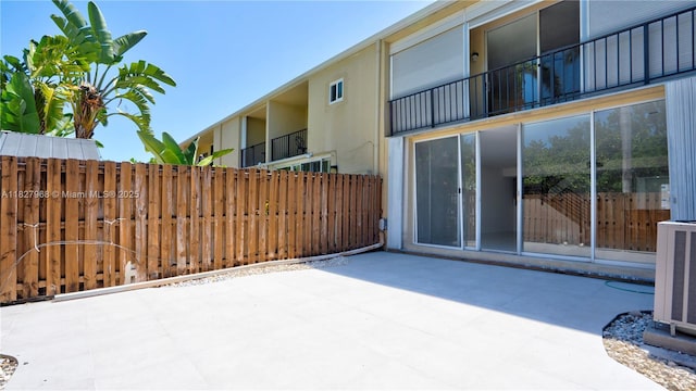 933 NE 24th Ave Unit 169, Hallandale Beach, FL 33009 - view of patio / terrace