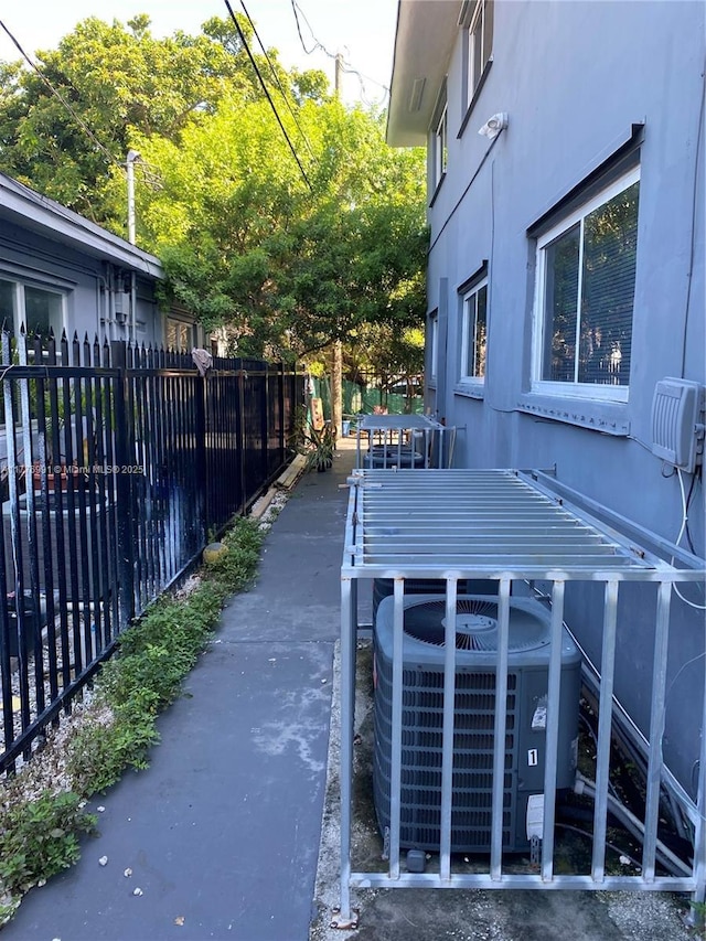 1190 NW 65th St, Miami, FL 33150 - view of patio / terrace