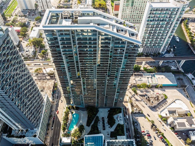 88 SW 7th St Unit 1008, Miami, FL 33130 - view of urban area featuring a pool area and a nearby body of water