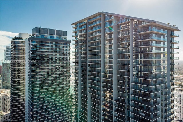 88 SW 7th St Unit 1008, Miami, FL 33130 - view of building exterior