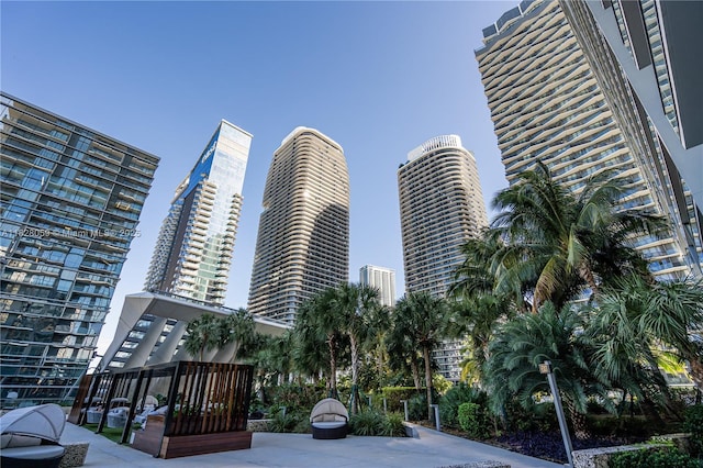 88 SW 7th St Unit 1008, Miami, FL 33130 - view of property with a city view