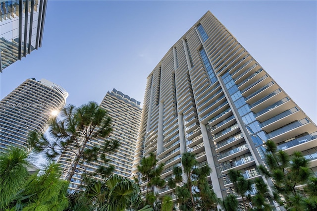 88 SW 7th St Unit 1008, Miami, FL 33130 - view of building exterior
