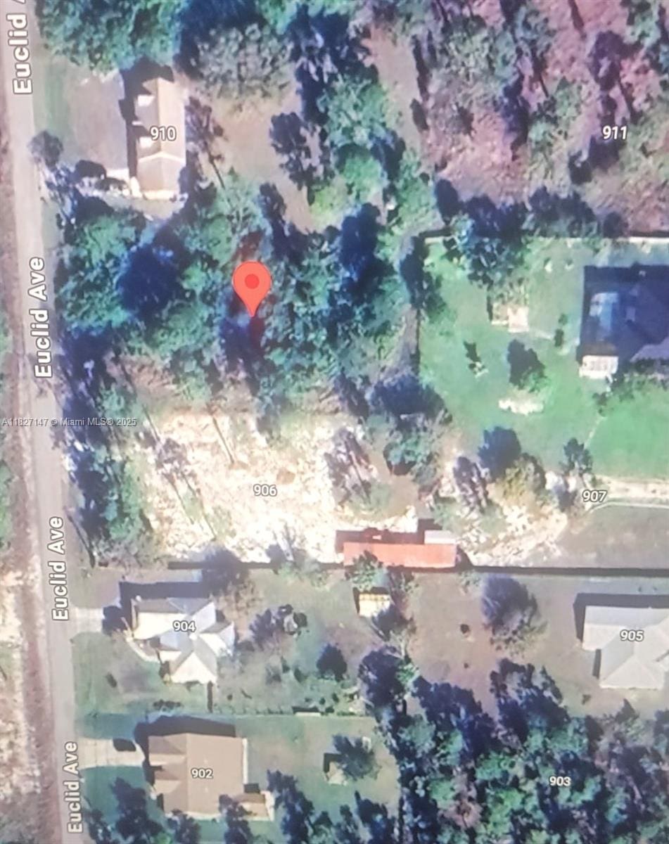908 E Euclid Ave, Lehigh Acres, FL 33972