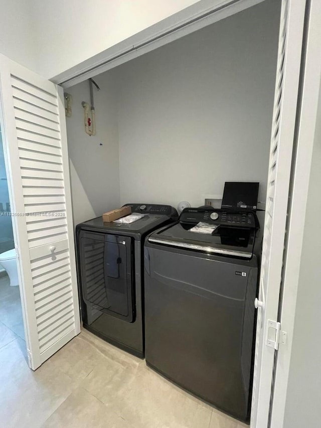 901 Estall St, Key Largo, FL 33037 - laundry room with washing machine and dryer