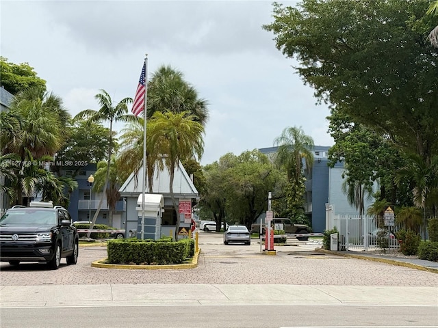 9365 Fontainebleau, Miami, FL 33172 - surrounding community
