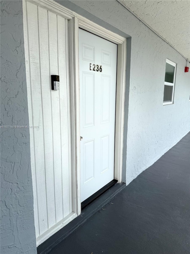 9365 Fontainebleau, Miami, FL 33172 - entrance to property