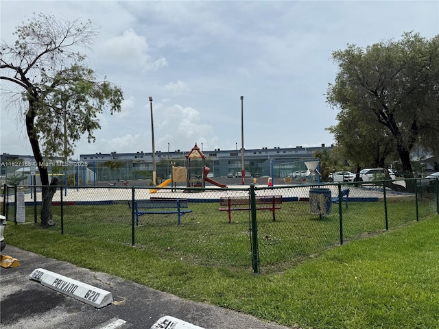 9365 Fontainebleau, Miami, FL 33172 - view of home's community