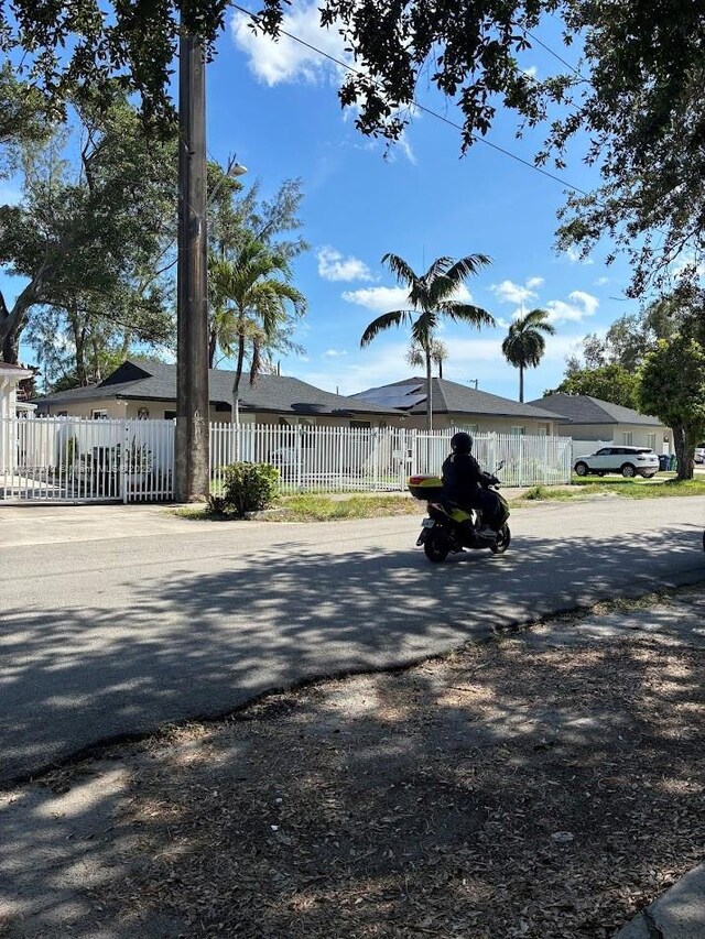 1334 NW 83rd St, Miami, FL 33147 - photo 29