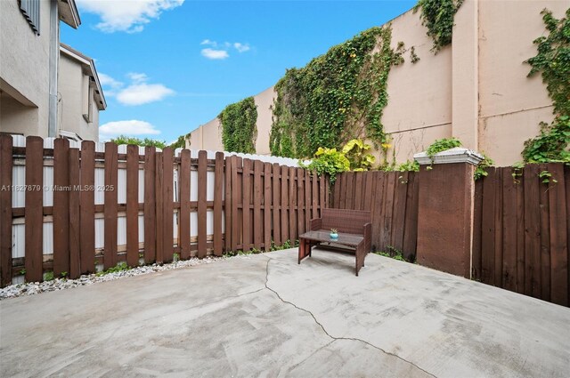 8366 NW 10th St Unit 3B, Miami, FL 33126 - view of patio / terrace
