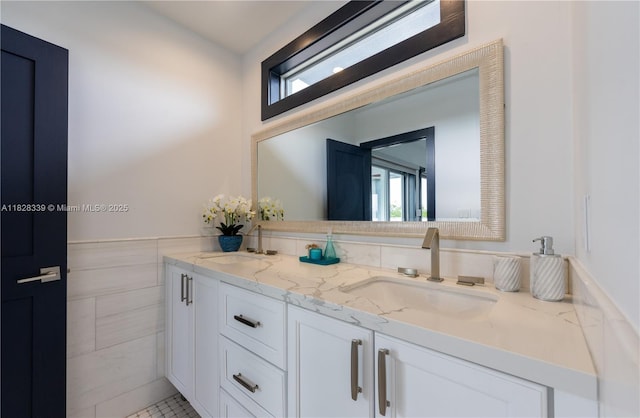 475 Bahia Honda Rd, Key Largo, FL 33037 - full bath with double vanity