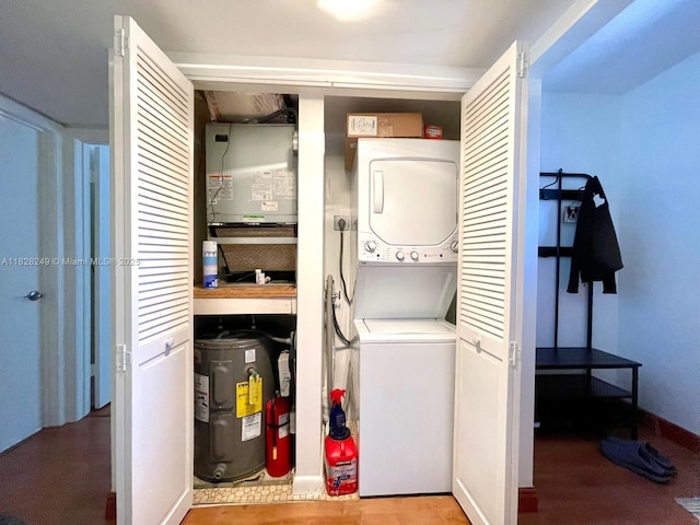 2860 SW 22nd Ave Unit 4100, Delray Beach, FL 33445 - laundry room with stacked washer / drying machine
