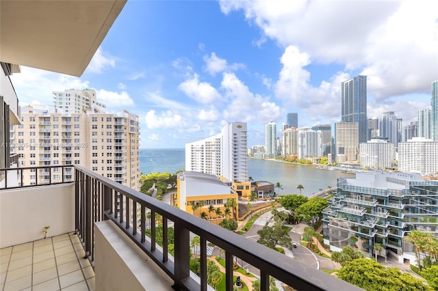 520 Brickell Key Dr Unit A1817, Miami, FL 33131 - balcony featuring a water view and a skyline view