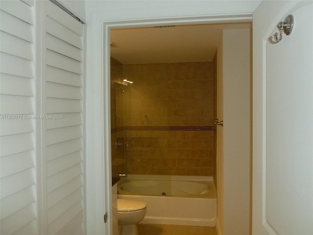 7350 SW 89th St Unit 808S, Miami, FL 33156 - bathroom featuring toilet and bathtub / shower combination