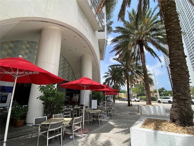 1750 N Bayshore Dr Unit 2707, Miami, FL 33132 - view of patio with outdoor dining area