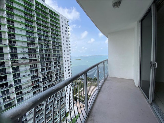 1750 N Bayshore Dr Unit 2707, Miami, FL 33132 - balcony featuring a water view