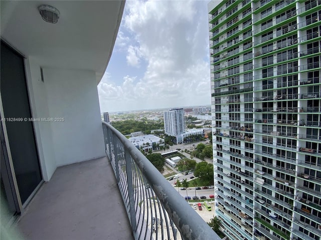 1750 N Bayshore Dr Unit 2707, Miami, FL 33132 - balcony featuring a city view