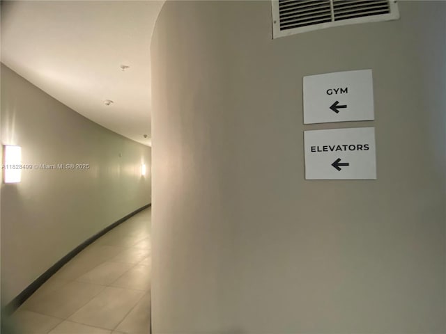 1750 N Bayshore Dr Unit 2707, Miami, FL 33132 - detailed view of baseboards