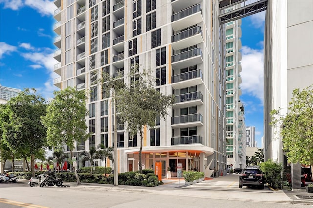 31 SE 6th St Unit 2706, Miami, FL 33131 - photo 4