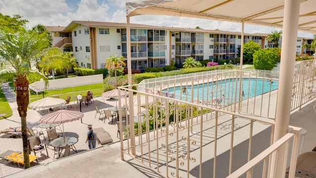 16801 NE 13th Ave Unit 202, Miami, FL 33162 - community pool with a patio