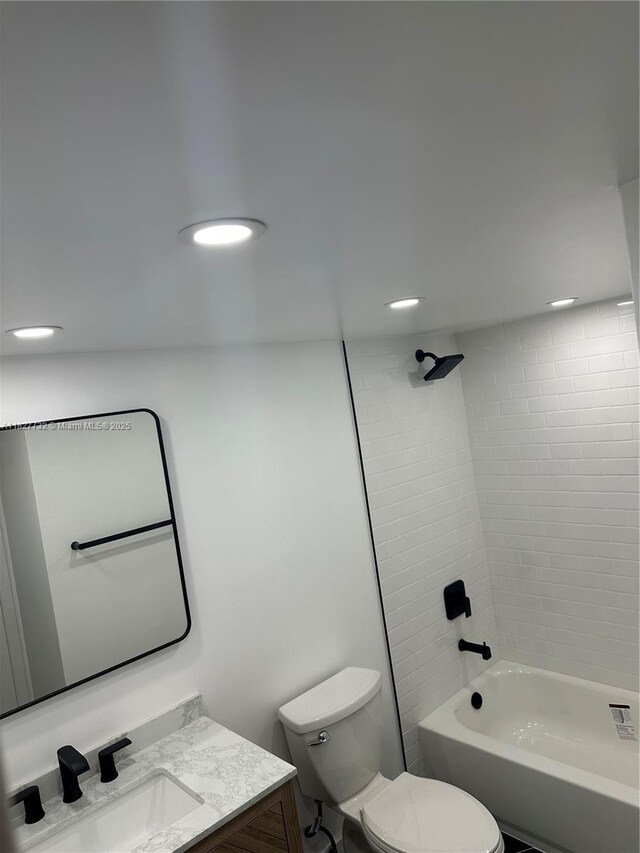 8100 Geneva Ct Unit 142, Doral, FL 33166 - bathroom featuring vanity, shower / bath combination, and recessed lighting