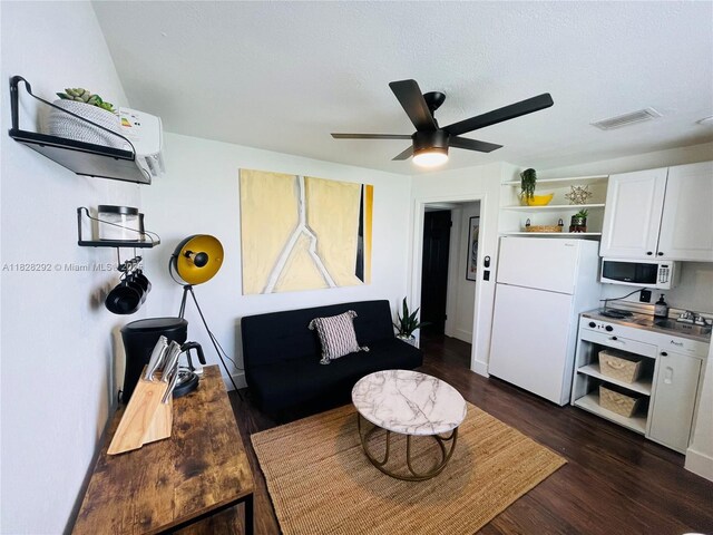765 NW 46th St, Miami, FL 33127 - photo 15