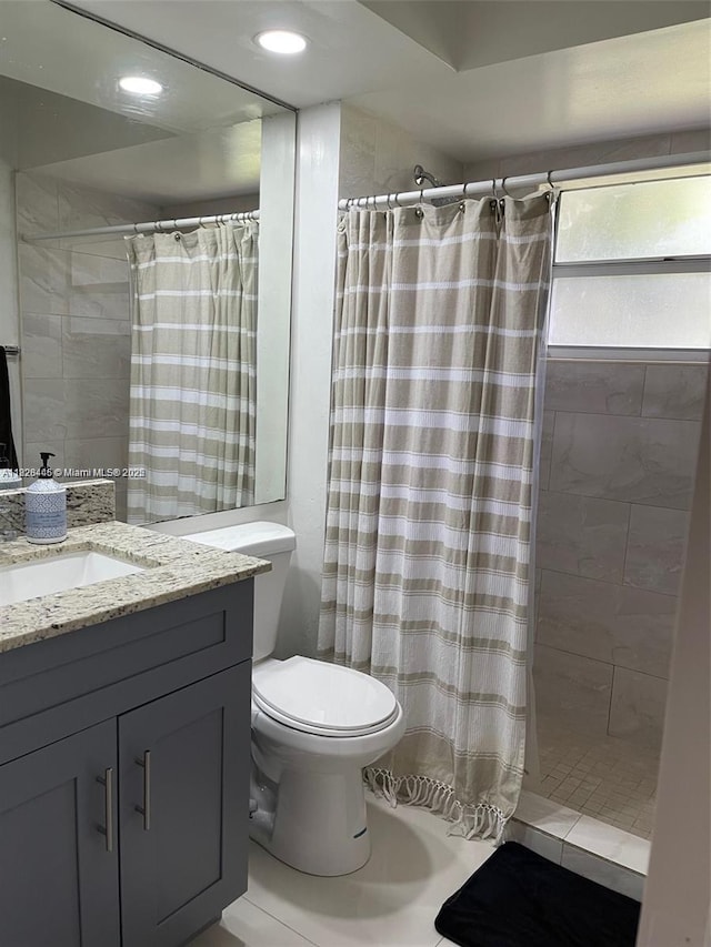 767 SE 22nd Dr, Homestead, FL 33033 - bathroom featuring vanity and tiled shower