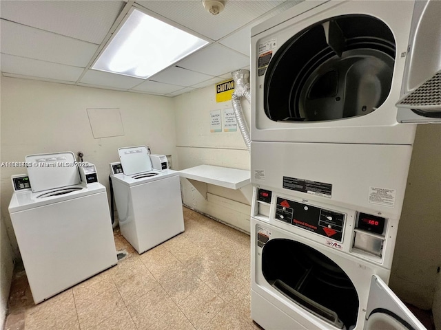 2020 NE 135th St Unit 407, North Miami, FL 33181 - shared laundry room featuring stacked washer / drying machine and independent washer and dryer