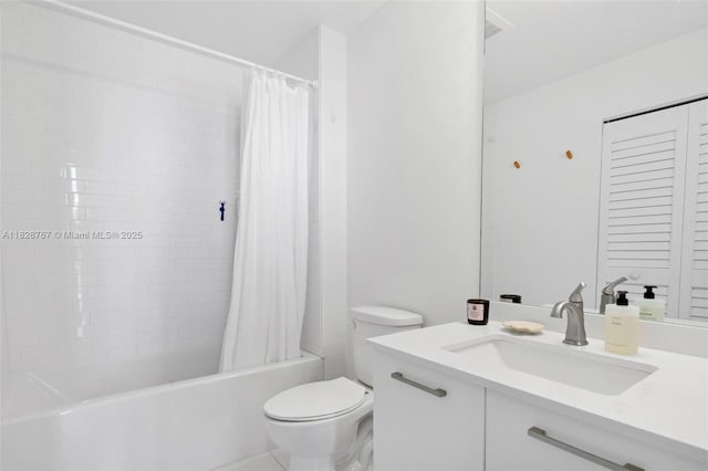 151 SE 1st St Unit 3102, Miami, FL 33131 - full bath with vanity and shower / bath combo