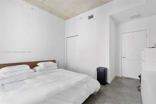 151 SE 1st St Unit 3102, Miami, FL 33131 - bedroom with baseboards