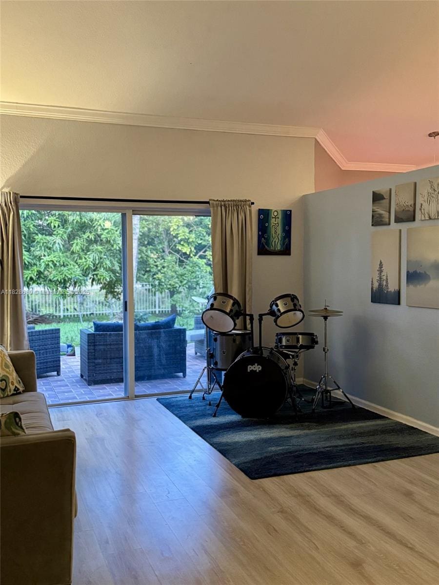 275 SW 198th Ter, Pembroke Pines, FL 33029 - living area with wood finished floors and ornamental molding