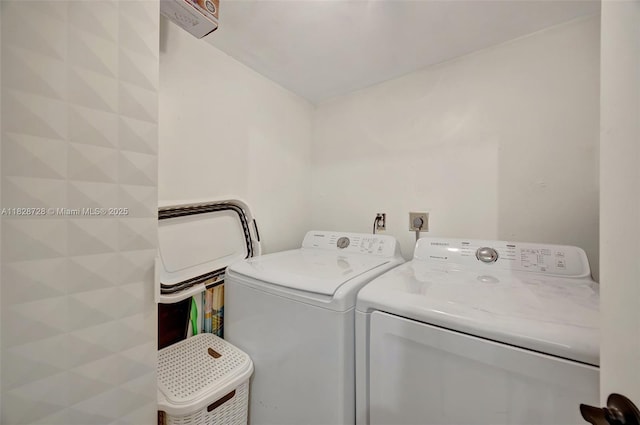 9255 SW 125th Ave Unit 108R, Miami, FL 33186 - laundry room with washing machine and dryer