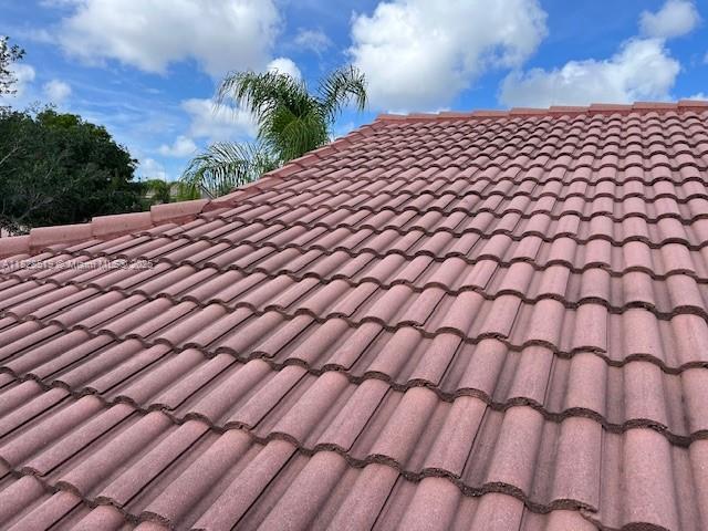 1988 SE 12th St, Homestead, FL 33035 - exterior view of a tile roof