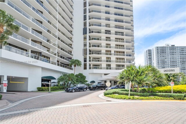 20281 E Country Club Dr Unit 604, Aventura, FL 33180 - photo 31