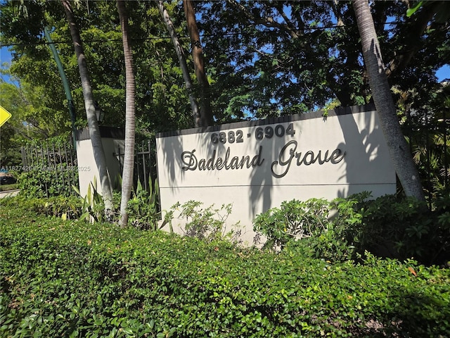 6900 N Kendall Dr Unit A310, Pinecrest, FL 33156 - view of community sign