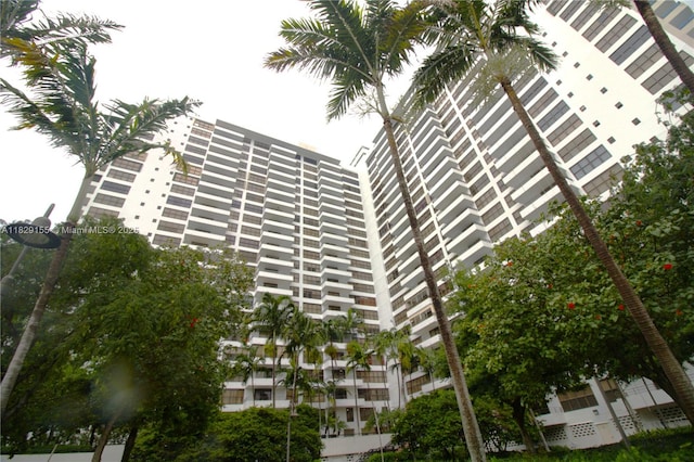 2500 Parkview Dr Unit 312, Hallandale Beach, FL 33009 - photo 26