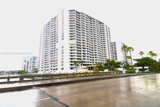 2500 Parkview Dr Unit 312, Hallandale Beach, FL 33009 - photo 28