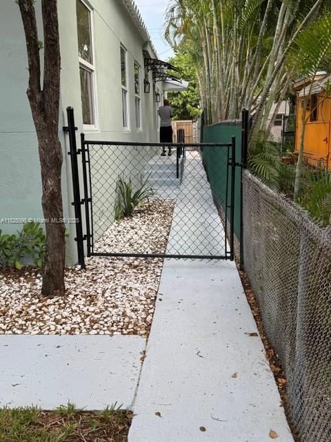 1930-1928 Adams St, Hollywood, FL 33020 - photo 16