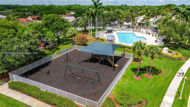 1611 Palermo Dr, Weston, FL 33327 - bird's eye view of a pool area