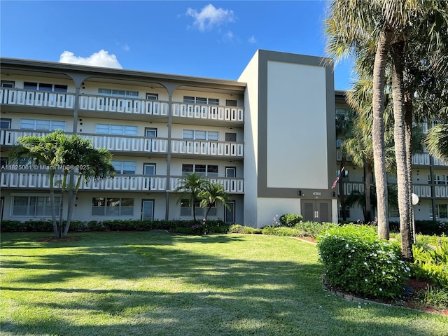 4701 Martinique Dr Unit F1, Coconut Creek, FL 33066 - photo 1