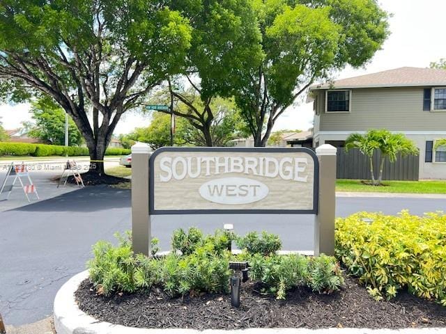 905 NW 107th Ave, Pembroke Pines, FL 33026 - view of community / neighborhood sign